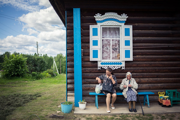 Elizaveta Andreyevna and her social worker, Valentina Sokolova.