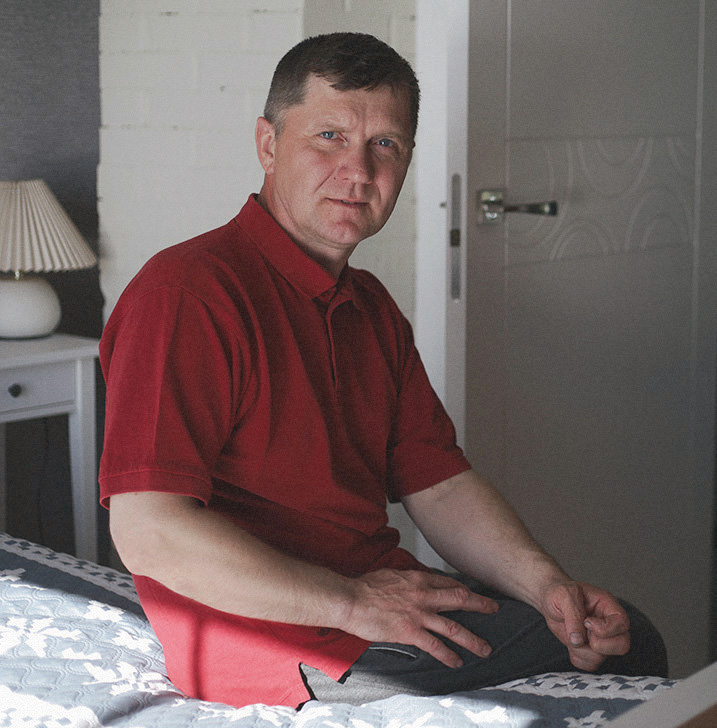 Igor Stafeyeva, Nadya's widower, who delivers newspapers.