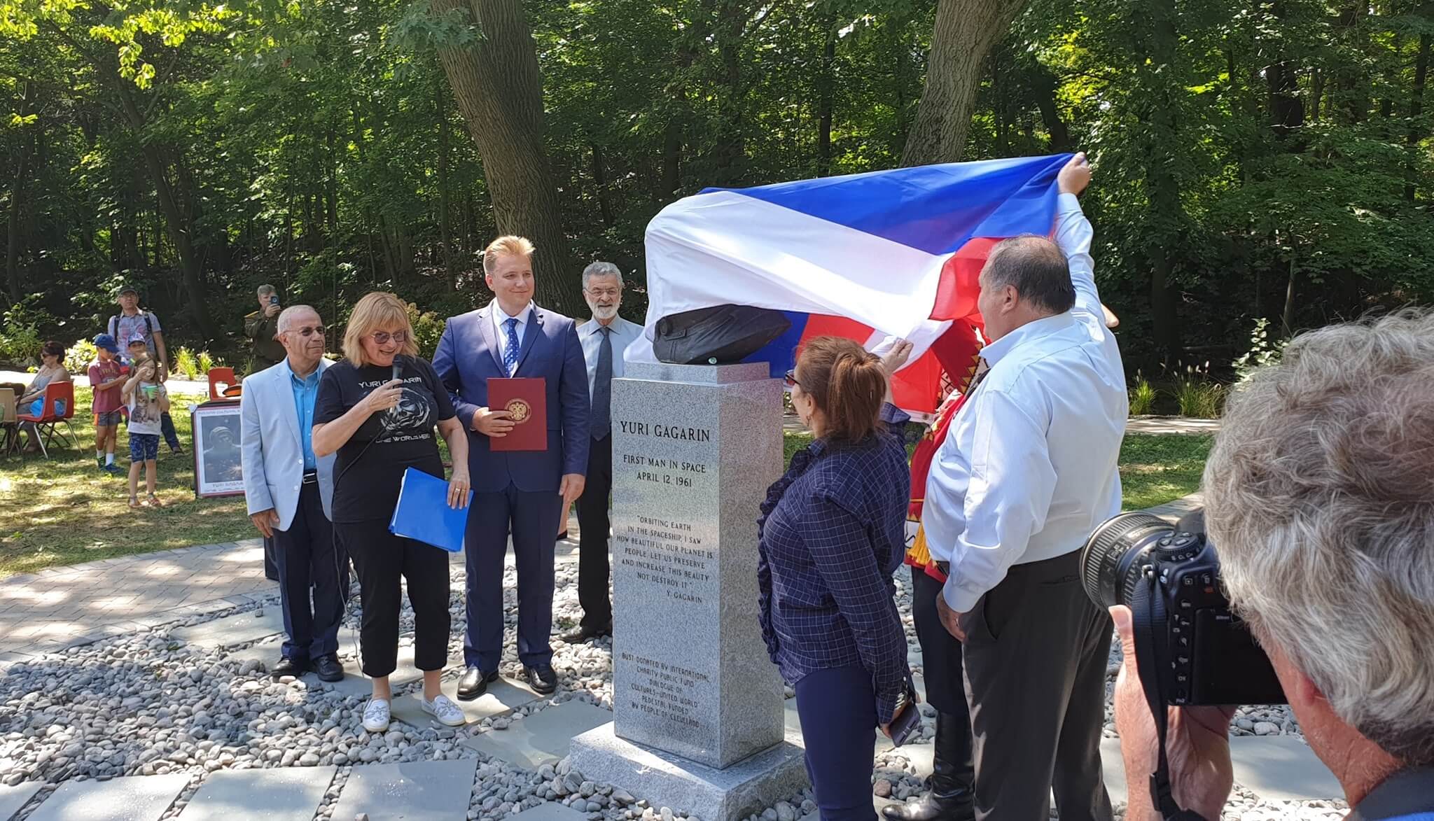 Reveal of Gagarin statue in Cleveland