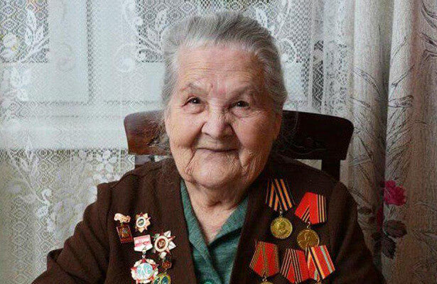 Elderly woman World War II Russian veteran