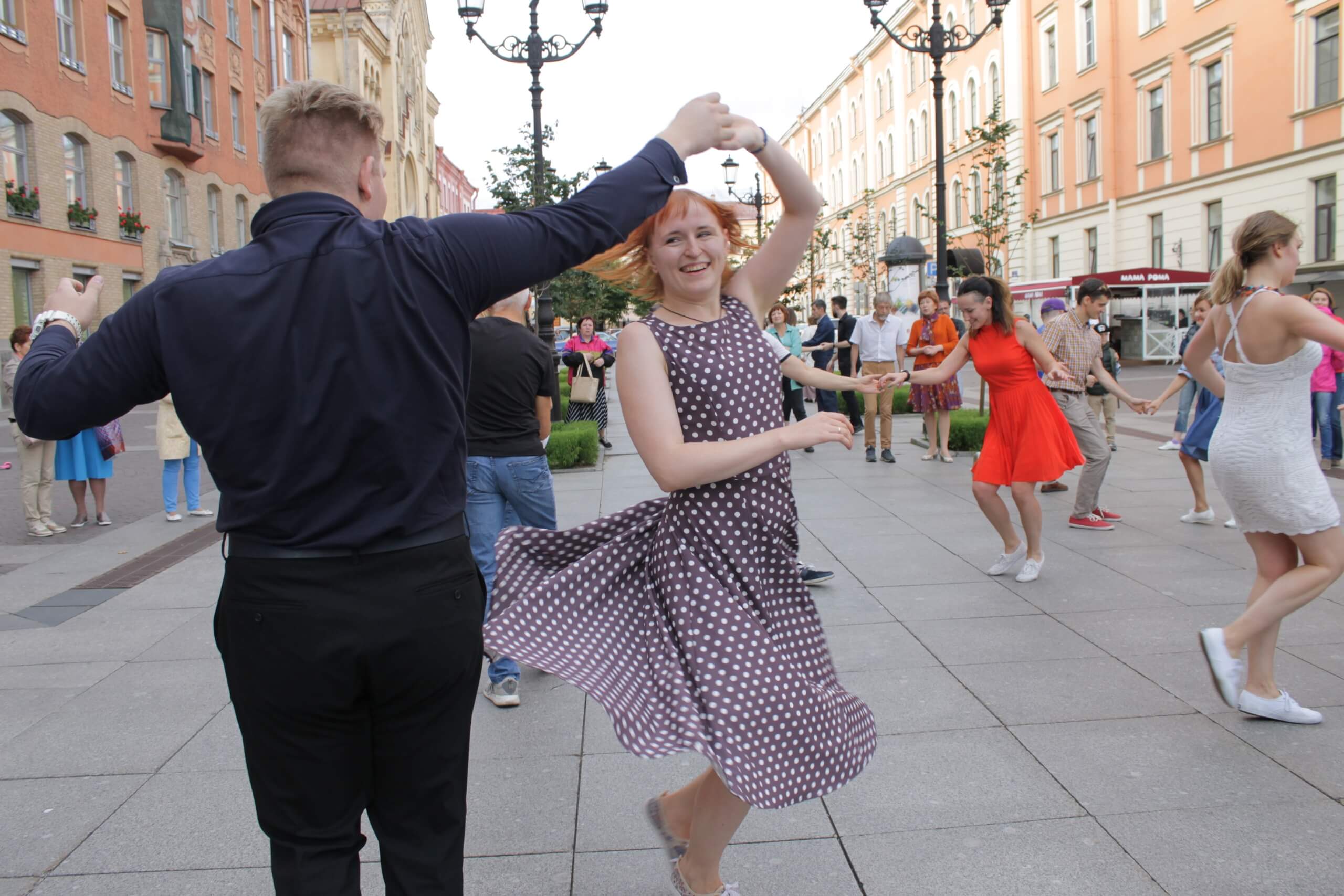 Swing dancers in St. Petersburg