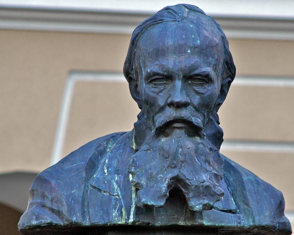 dostoyevsky statue