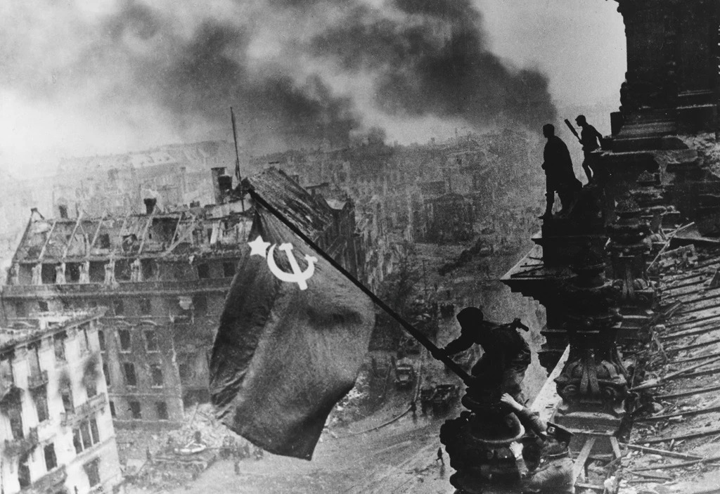 Flag over Reichstag