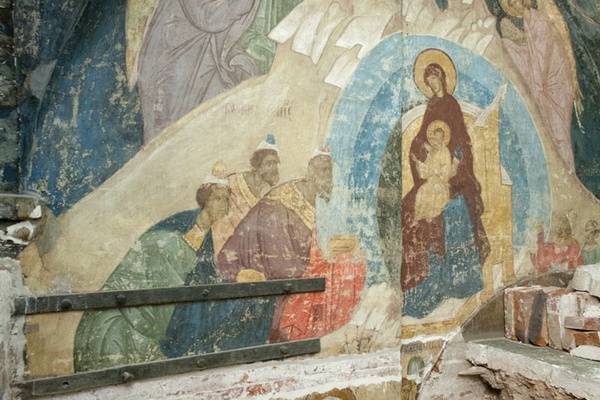 Frescoes, Graves and a new PM