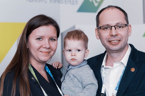 Competing for Leadership Prizes is a Family Affair