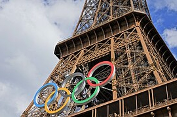 (Not) Russian Olympians Arrive in Paris