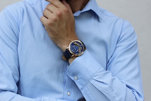 For Sale: Putin's Dirty Laundry