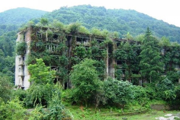 A Tour to Nowhere (in pictures)