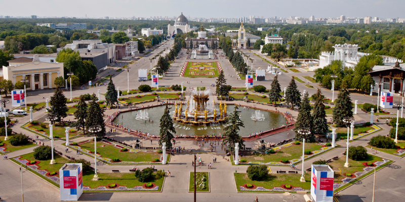 Soviet Disneyland: Exploring VDNKh