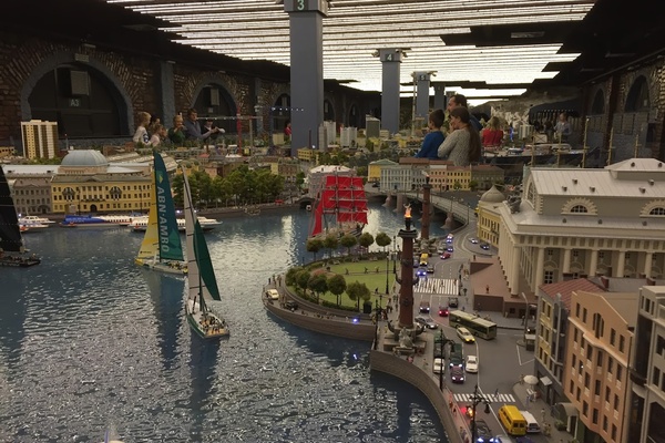 The World's Largest Country, Made Tiny