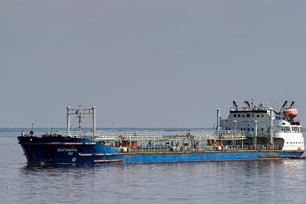Cleaning up Kerch Strait Oil Spill
