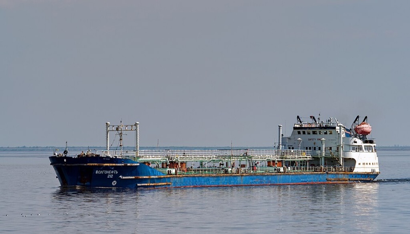 Cleaning up Kerch Strait Oil Spill
