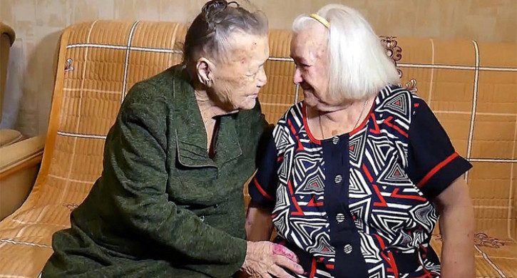 War-Separated Sisters Reunited after 78 Years