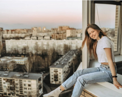 Russians Share Window Views