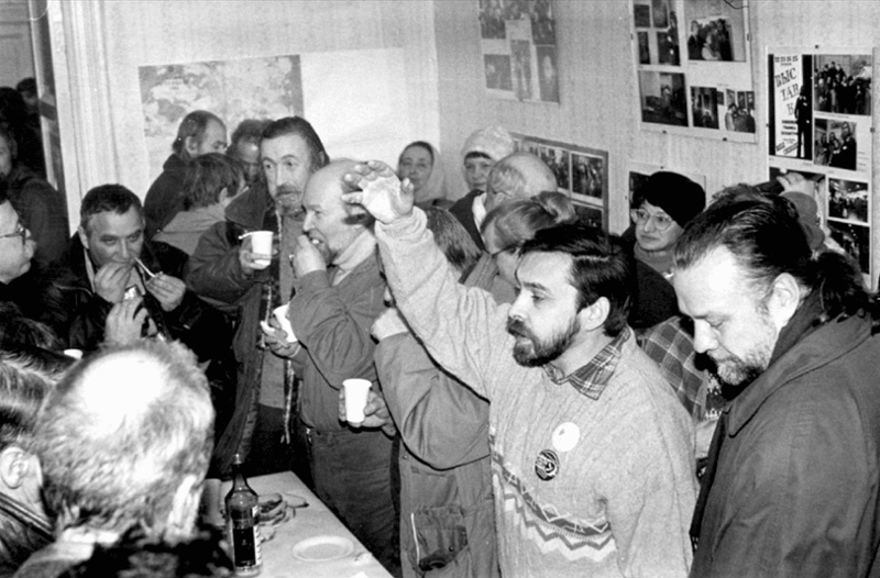 DISSIDENT KITCHEN: A Salon-style dinner honoring the spirit of artistic defiance