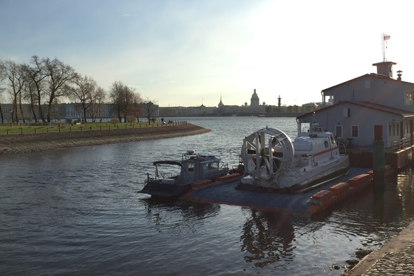 An Ode to the Hovercraft