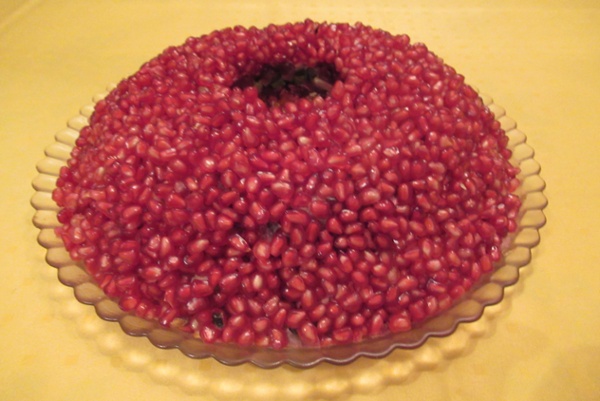 Garnet Bracelet Salad: A Tribute to a Popular Russian Love Story